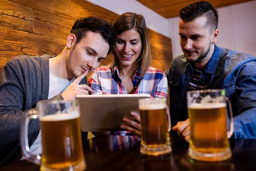 The 7 Best Trivia Nights in California!